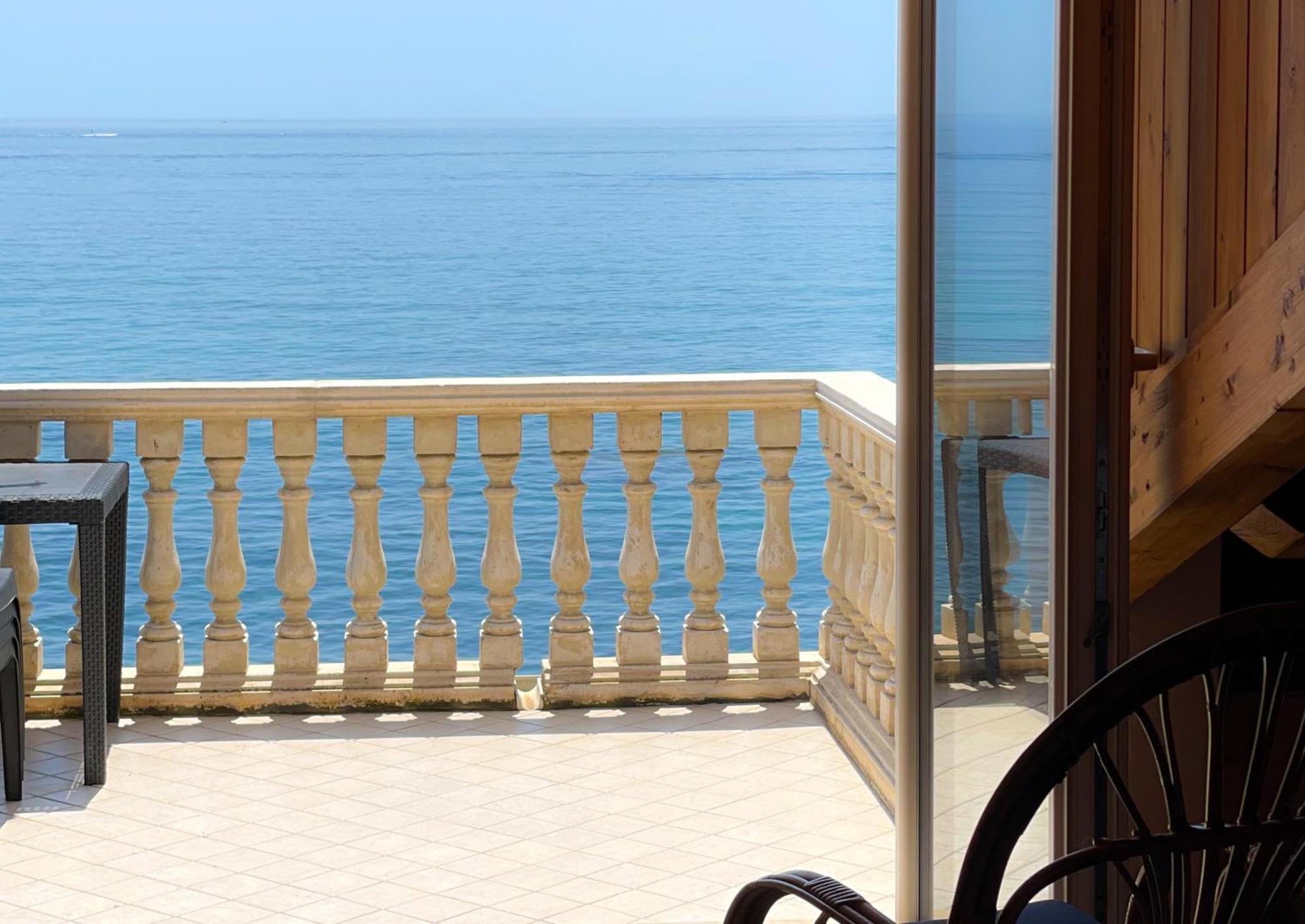 Maremare Apartments Giardini Naxos Exterior foto